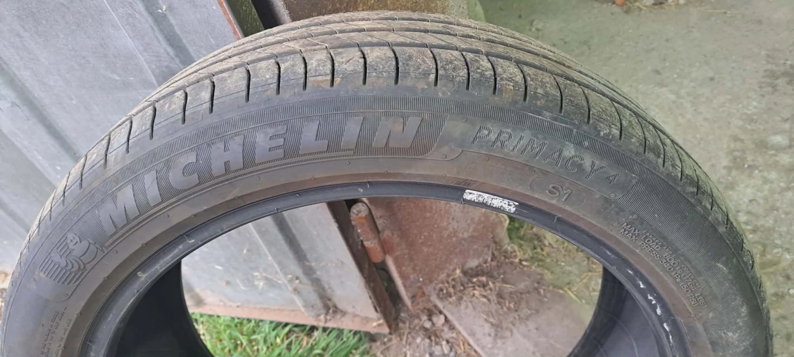 Гуми Летни 235/45R20, снимка 2 - Гуми и джанти - 54372304