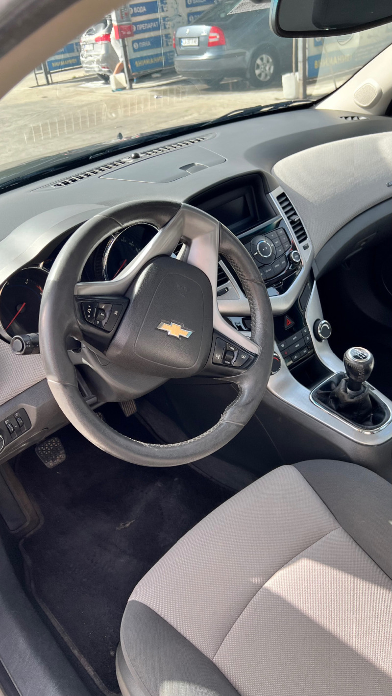 Chevrolet Cruze 2.0, снимка 9 - Автомобили и джипове - 45404922