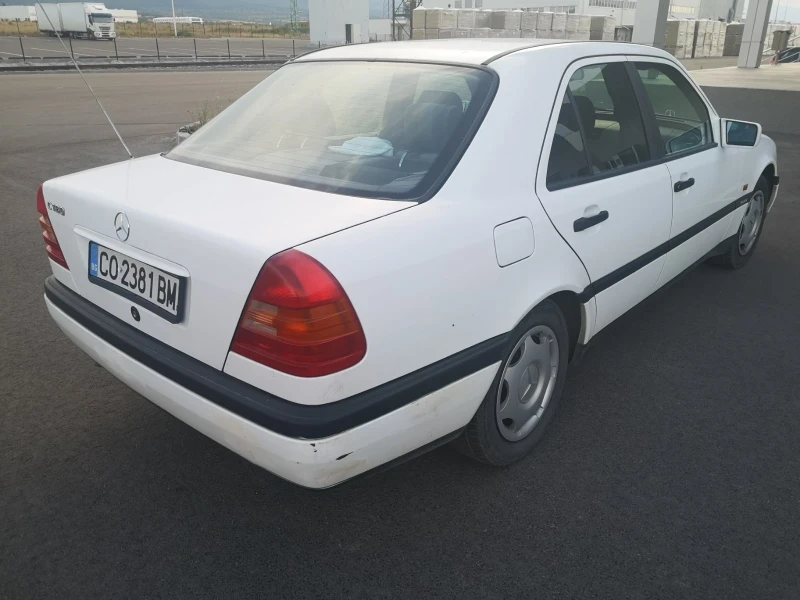 Mercedes-Benz C 180 1.8, снимка 2 - Автомобили и джипове - 47002565