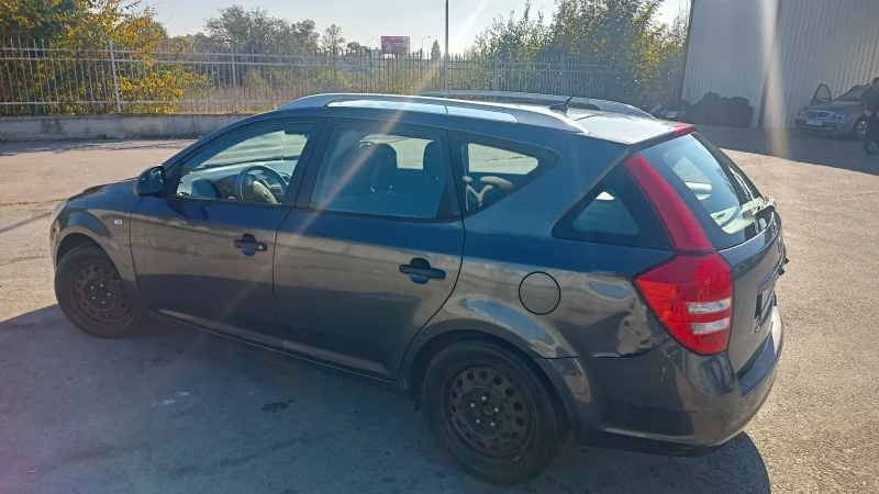 Kia Ceed, снимка 4 - Автомобили и джипове - 47872009