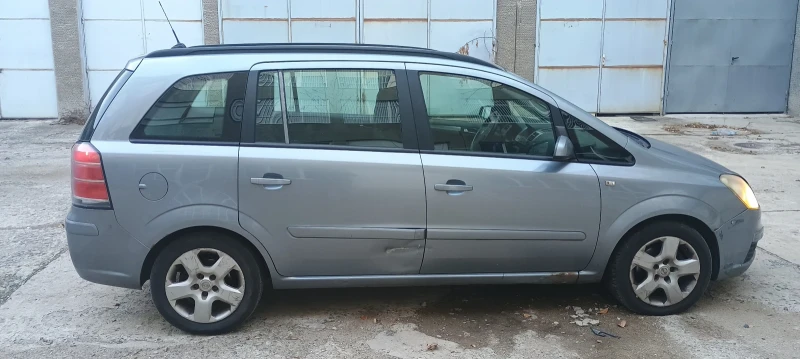 Opel Zafira, снимка 3 - Автомобили и джипове - 48117500