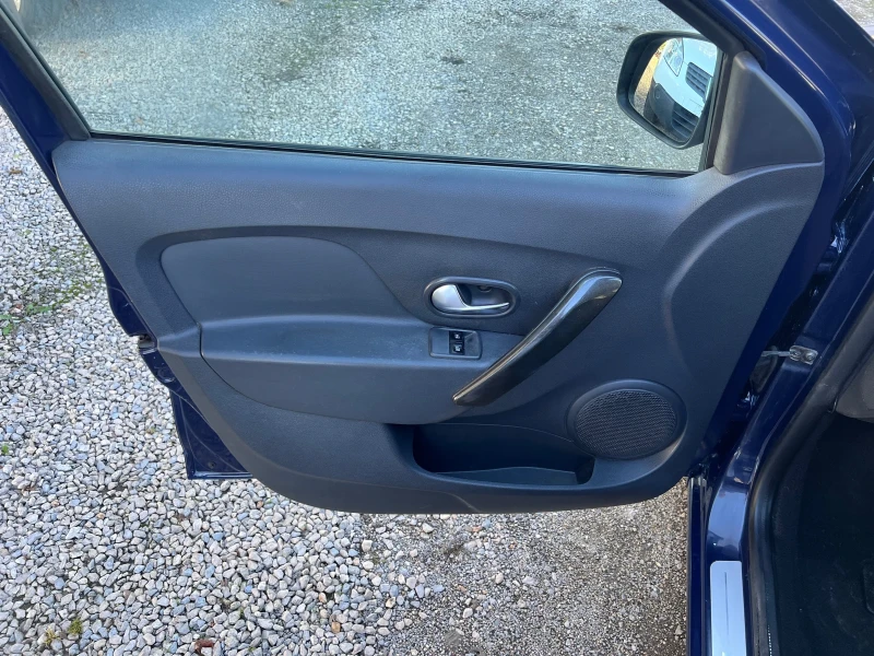 Dacia Logan 1.5DCI, снимка 9 - Автомобили и джипове - 52164839