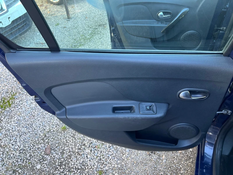 Dacia Logan 1.5DCI, снимка 11 - Автомобили и джипове - 52164839