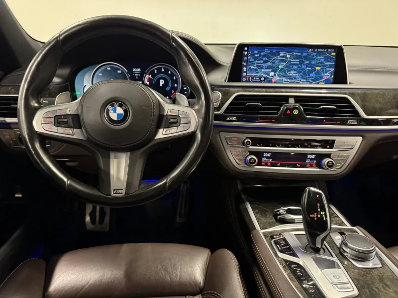 BMW 740 740e* Pano* Harman Kardon* Head UP* MEM* Подгрев н, снимка 4 - Автомобили и джипове - 52633748