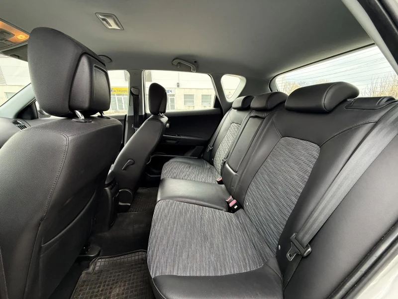 Kia Ceed 125000КМ ЗАПАЗЕНА НОВ ВНОС ШВЕЙЦАРИЯ , снимка 13 - Автомобили и джипове - 53113993