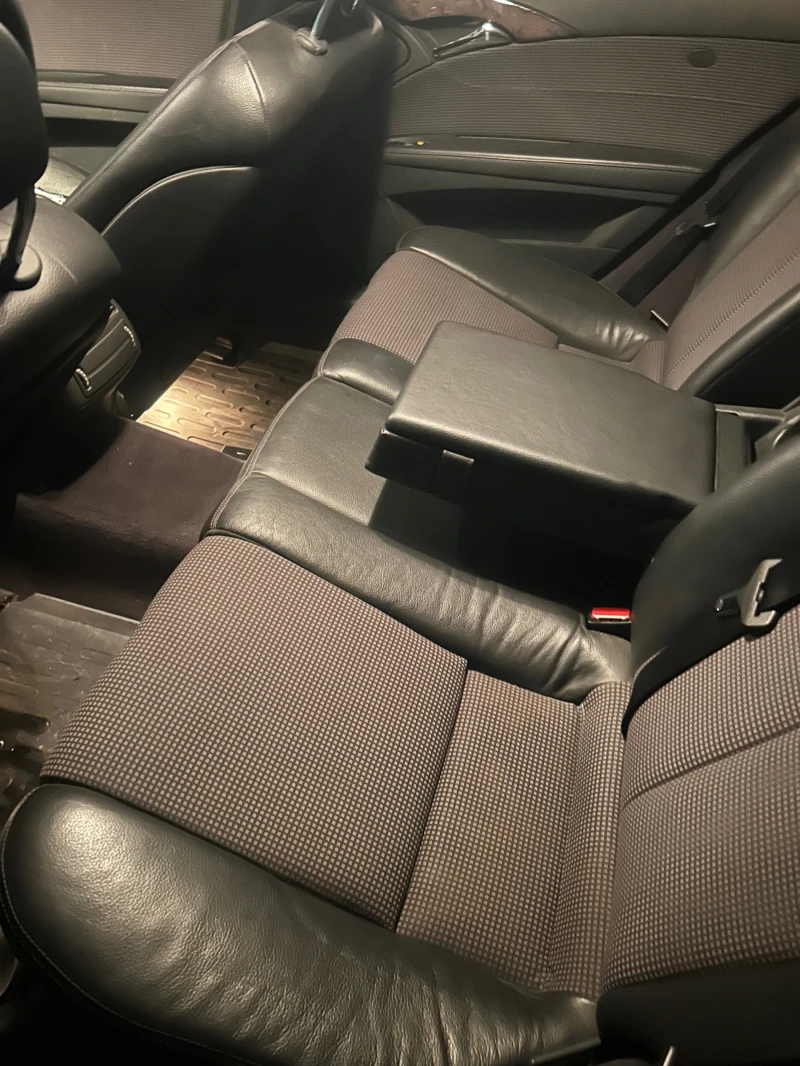 Mercedes-Benz E 320 CDI/Редови 6/Harman Kardon, снимка 10 - Автомобили и джипове - 53238095