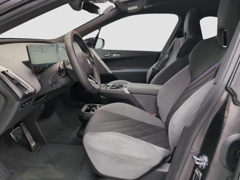 BMW iX M70* XDRIVE* FACELIFT* SKY LOUNGE* B&W* ГАРАНЦИЯ, снимка 6 - Автомобили и джипове - 53430631