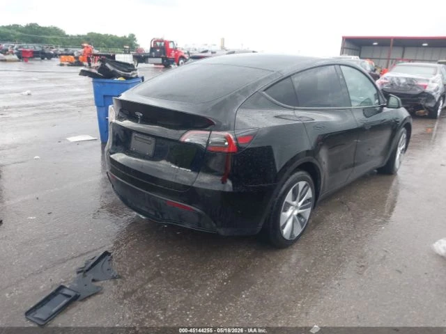 Tesla Model Y LONG RANGE* DUAL MOTOR* КОЖА* ПОДГРЕВ* ПАНОРАМА* , снимка 4 - Автомобили и джипове - 55433965