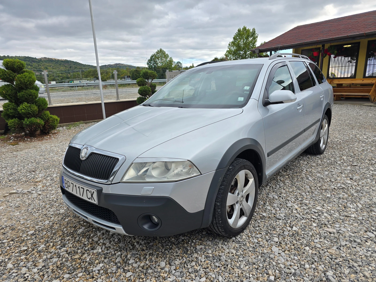 Skoda Octavia 2.0TDI 140кс SCOUT, снимка 1
