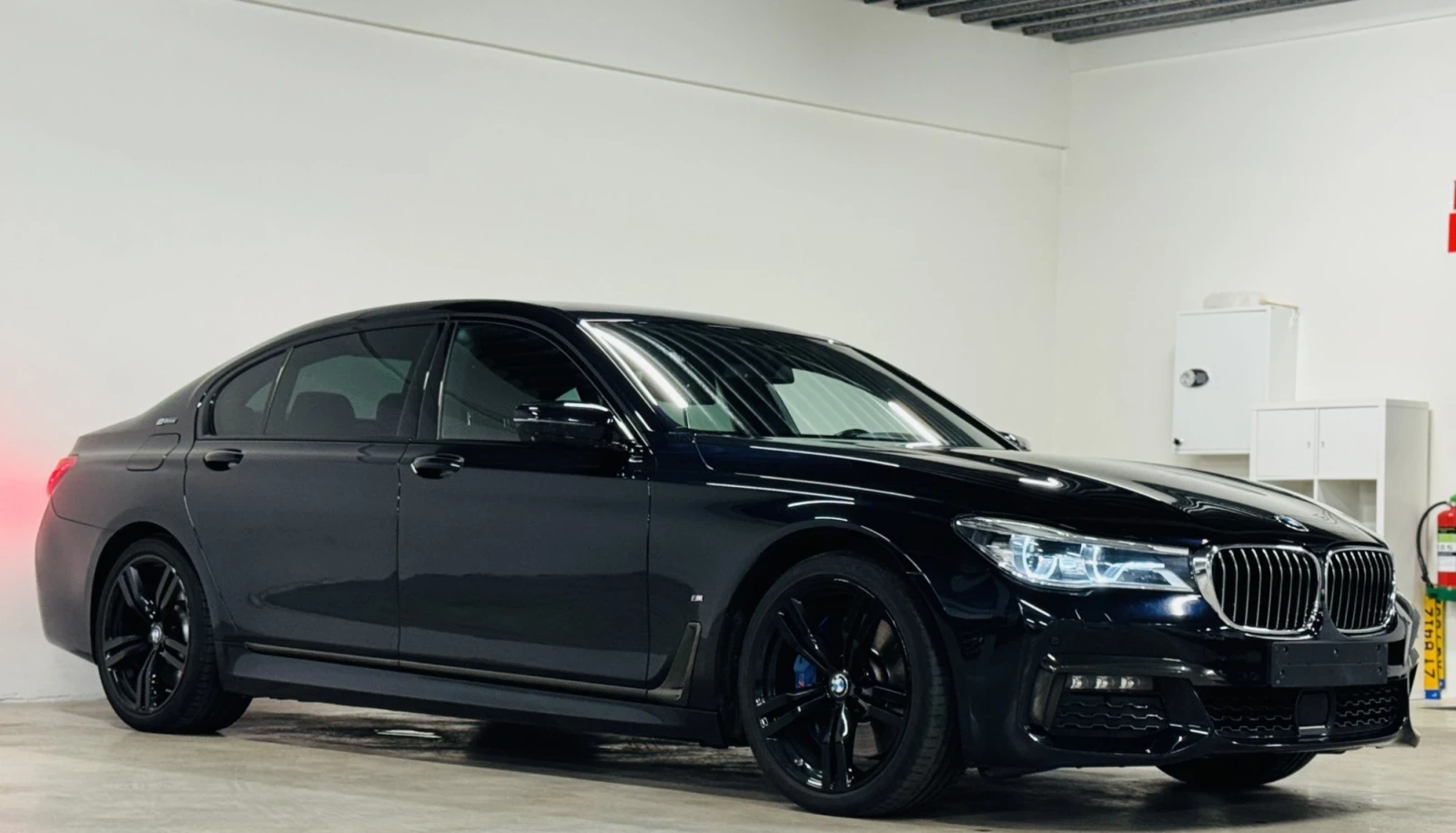 BMW 740 740e* Pano* Harman Kardon* Head UP* MEM* Подгрев н, снимка 1