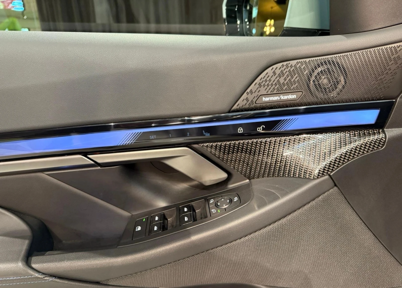 BMW 550 e Plug-in Hybrid xDrive M Sport Package - изображение 10