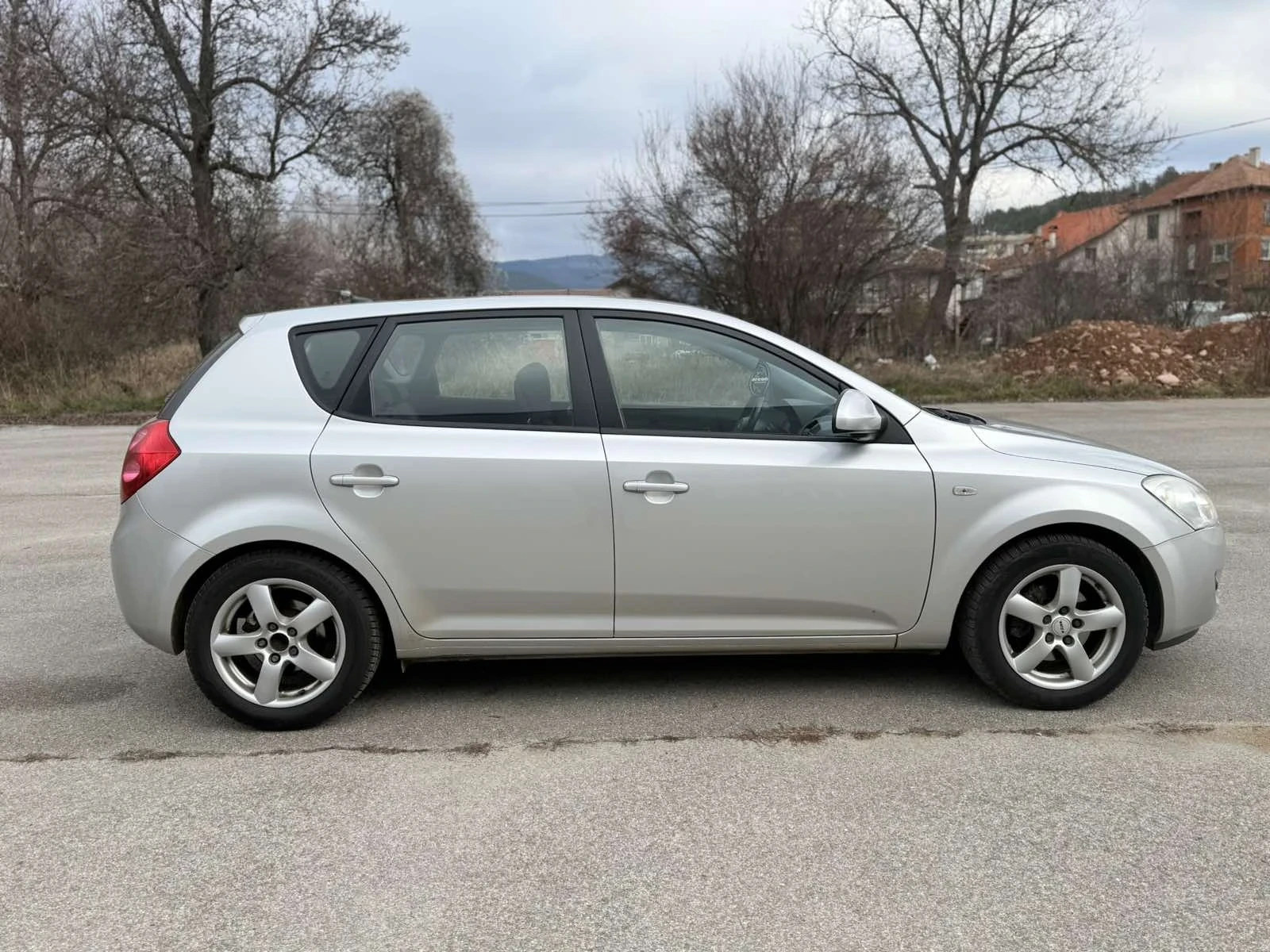 Kia Ceed 125000КМ ЗАПАЗЕНА НОВ ВНОС ШВЕЙЦАРИЯ  - изображение 5