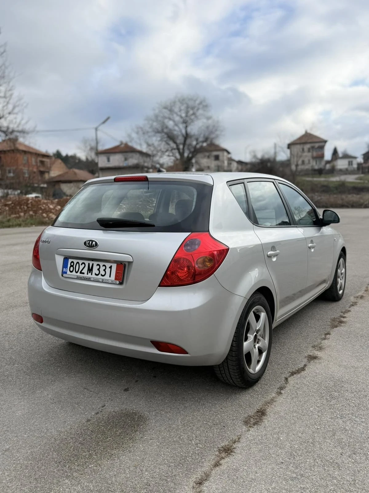 Kia Ceed 125000КМ ЗАПАЗЕНА НОВ ВНОС ШВЕЙЦАРИЯ  - изображение 3