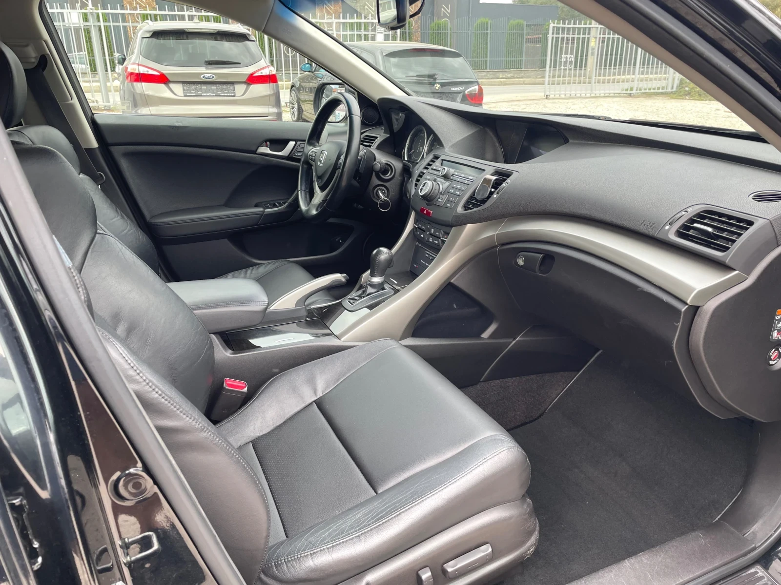 Honda Accord Tourer 2.2 i-DTEC 150к.с. Type S, снимка 9 - Автомобили и джипове - 53774520