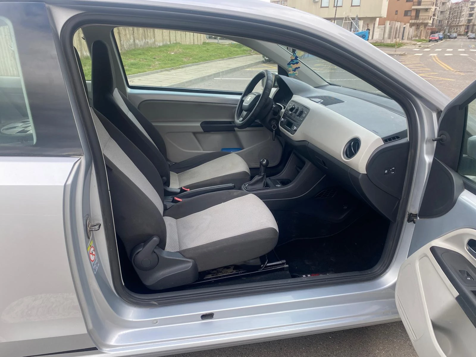 Seat Mii, снимка 10 - Автомобили и джипове - 54016999