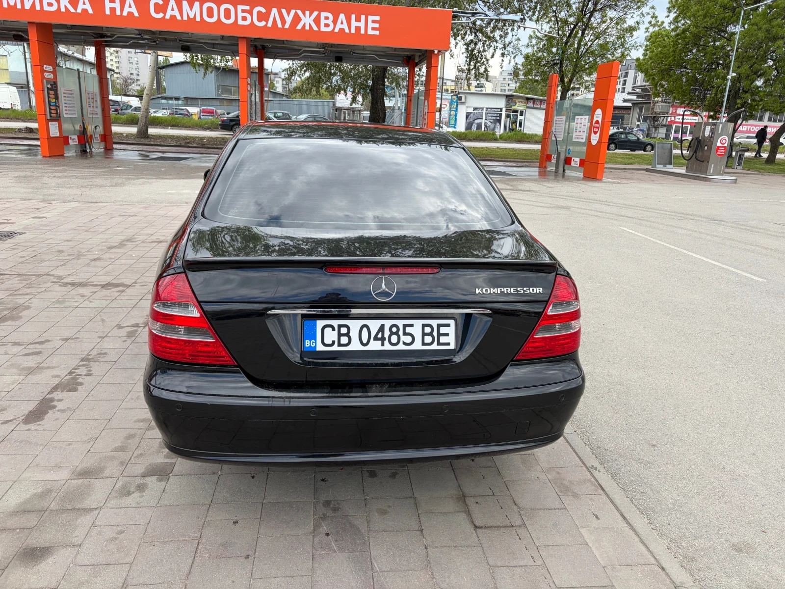 Mercedes-Benz E 200 Kompressor, снимка 4 - Автомобили и джипове - 54379855