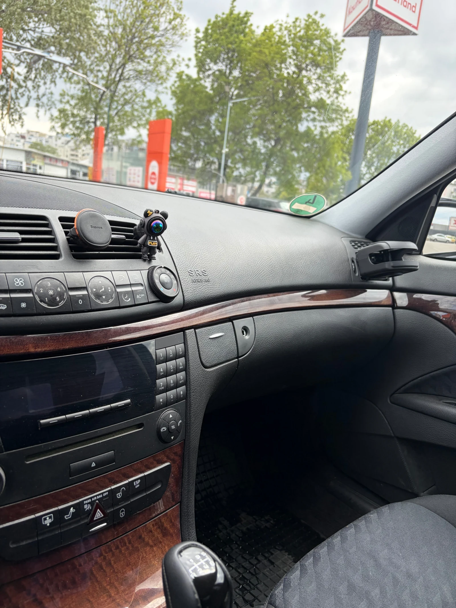 Mercedes-Benz E 200 Kompressor, снимка 6 - Автомобили и джипове - 54379855