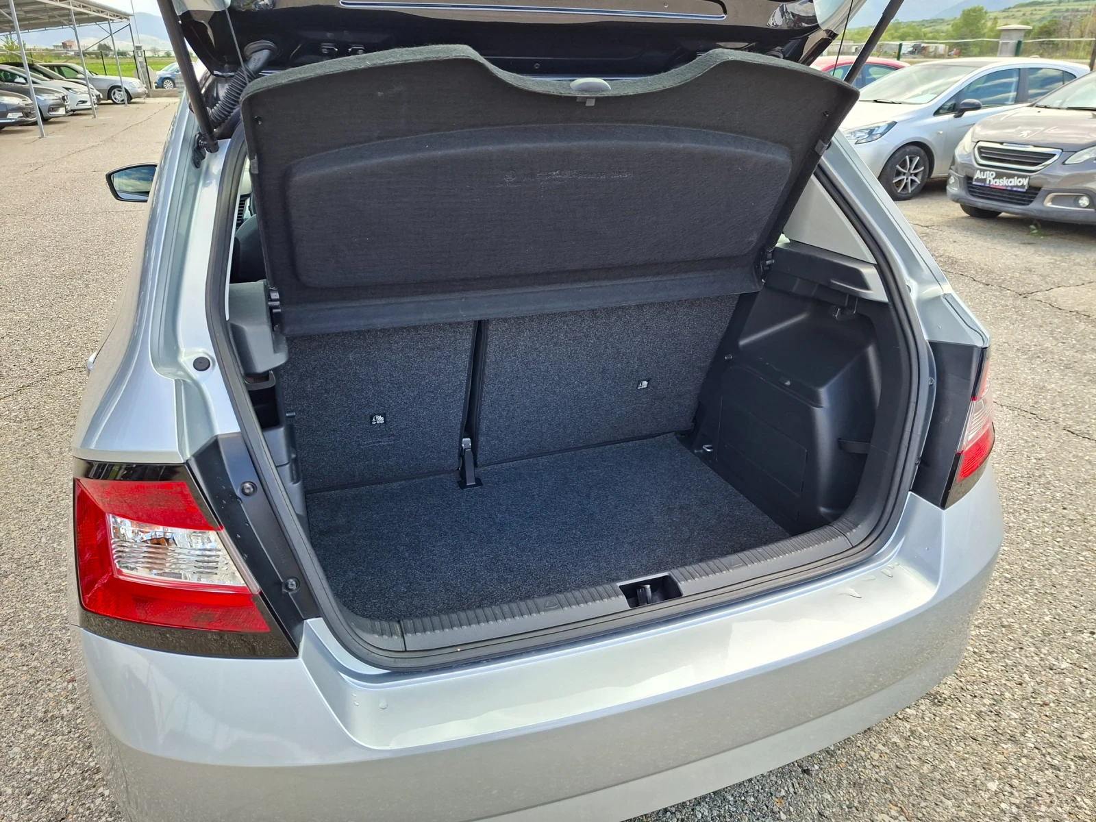 Skoda Fabia 1, 0 mpi, снимка 14 - Автомобили и джипове - 54388039