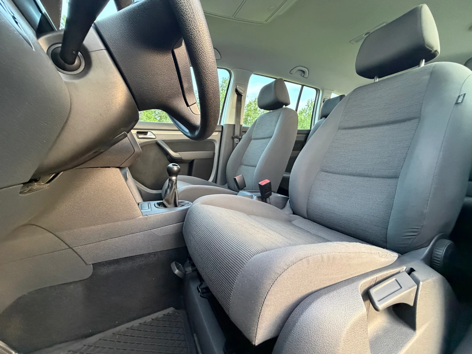 VW Touran 1.9TDI, снимка 6 - Автомобили и джипове - 54608633