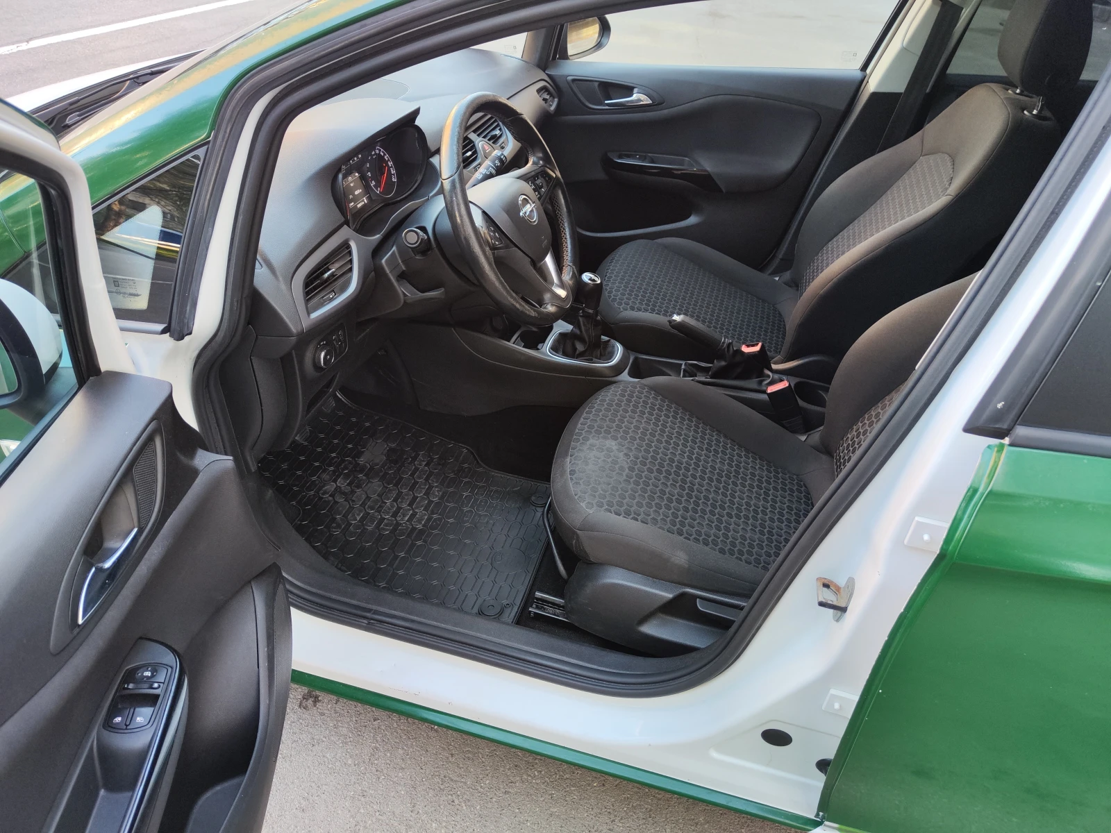 Opel Corsa 1.3CDTi, снимка 5 - Автомобили и джипове - 54652415