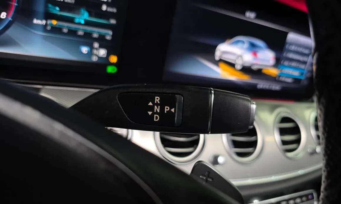 Mercedes-Benz E 350 AMG* 360* ПОДГРЕВ* ШИБЕДАХ* ЛИЗИНГ, снимка 7 - Автомобили и джипове - 54699024