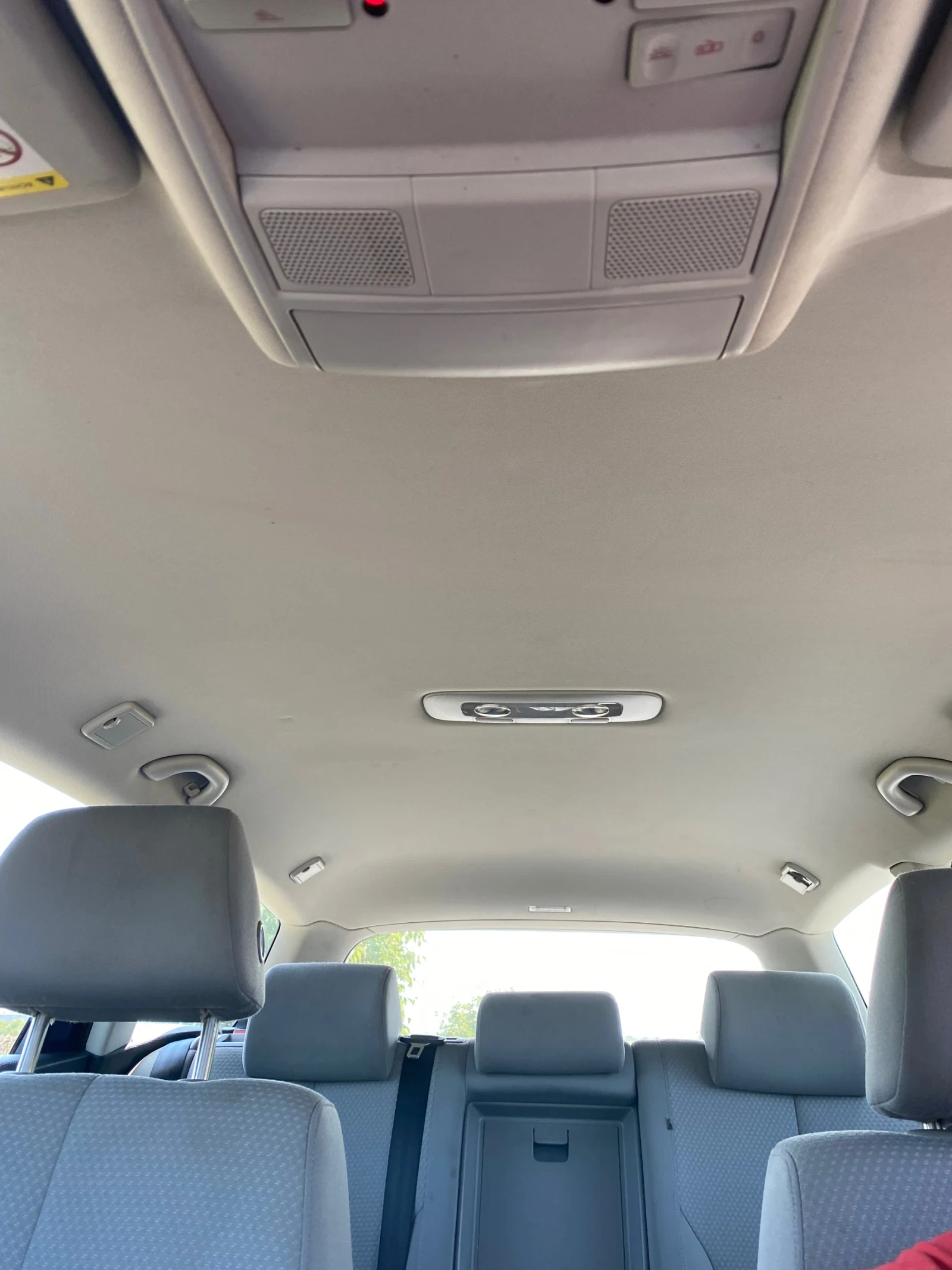 VW Passat Комби, снимка 14 - Автомобили и джипове - 54874656