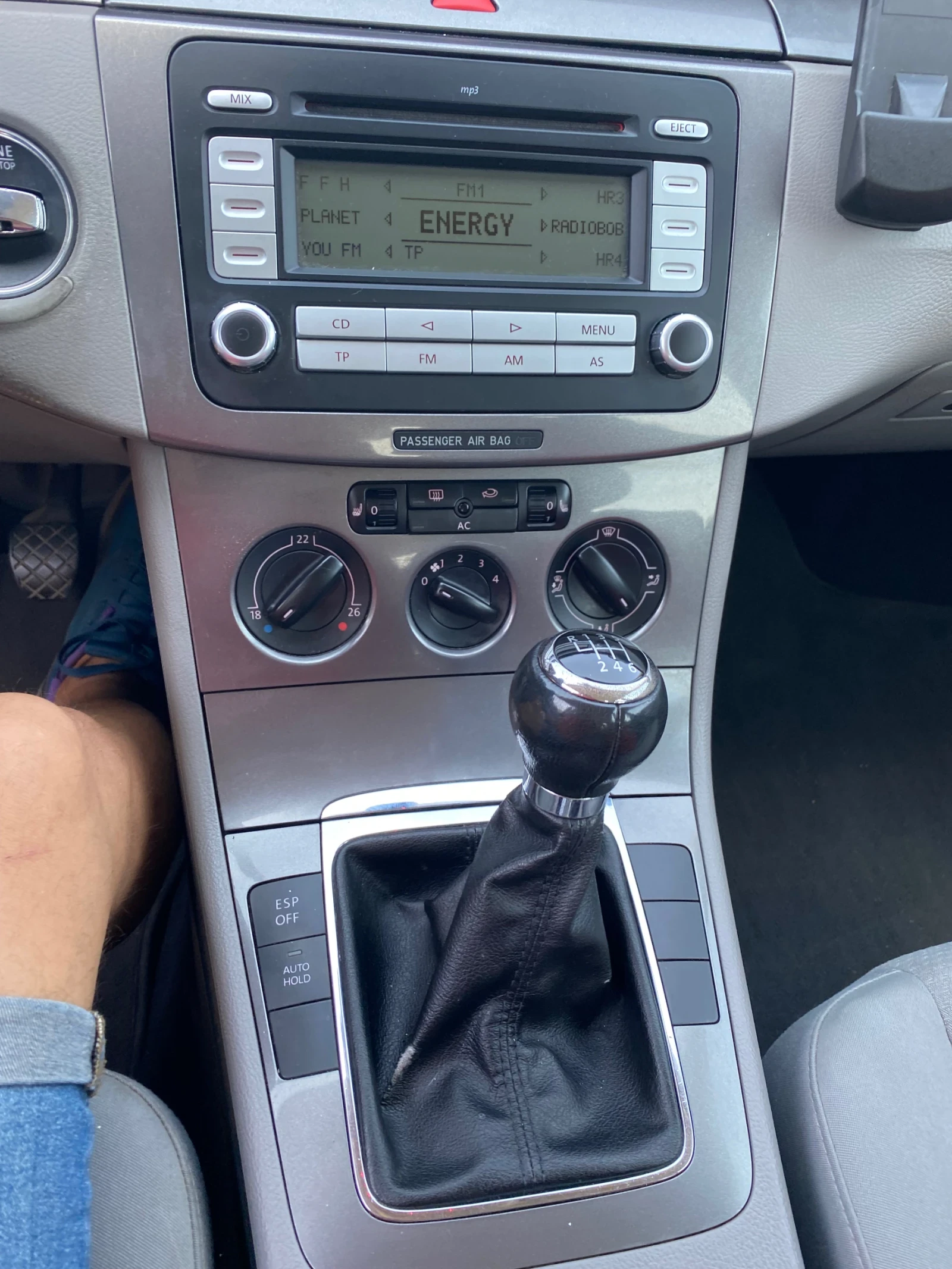 VW Passat Комби, снимка 13 - Автомобили и джипове - 54874656