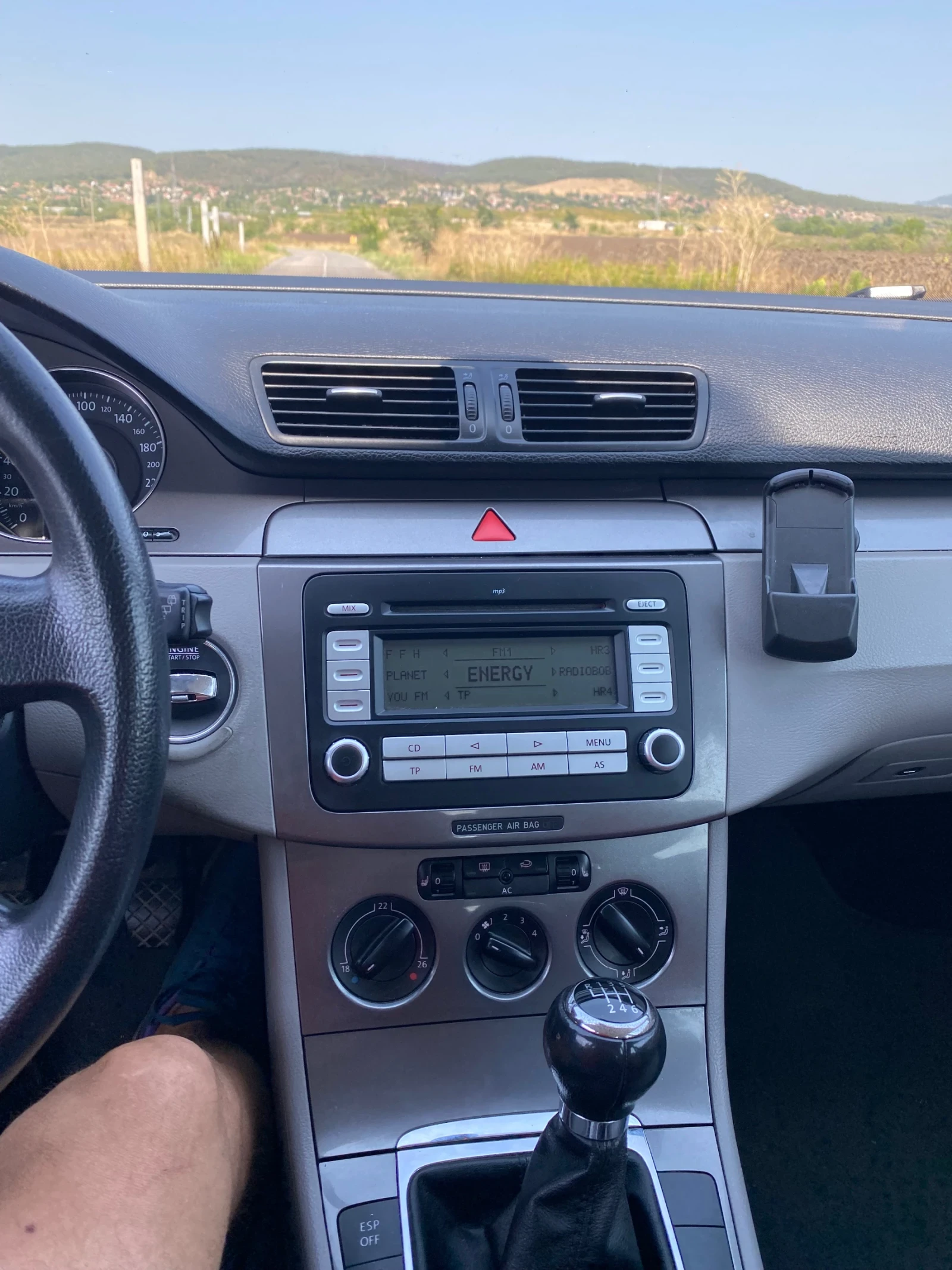 VW Passat Комби, снимка 11 - Автомобили и джипове - 54874656