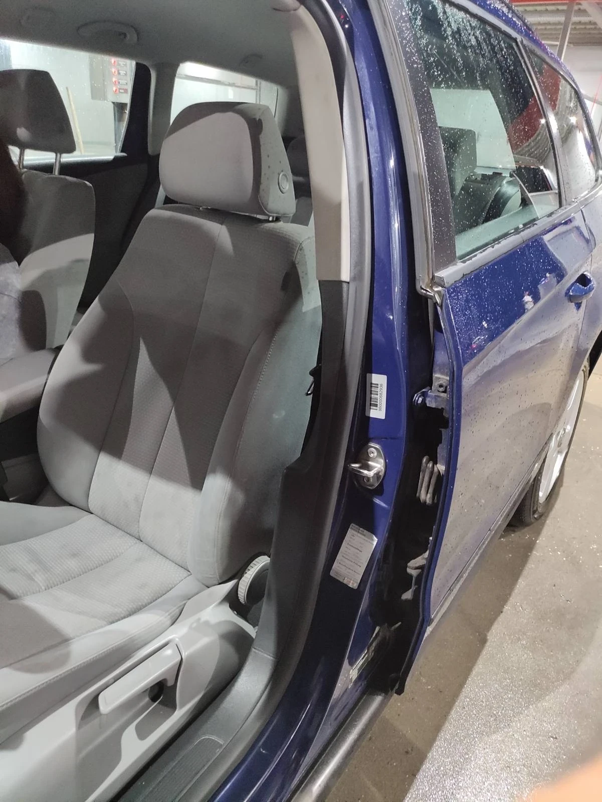 VW Passat Комби, снимка 7 - Автомобили и джипове - 54874656