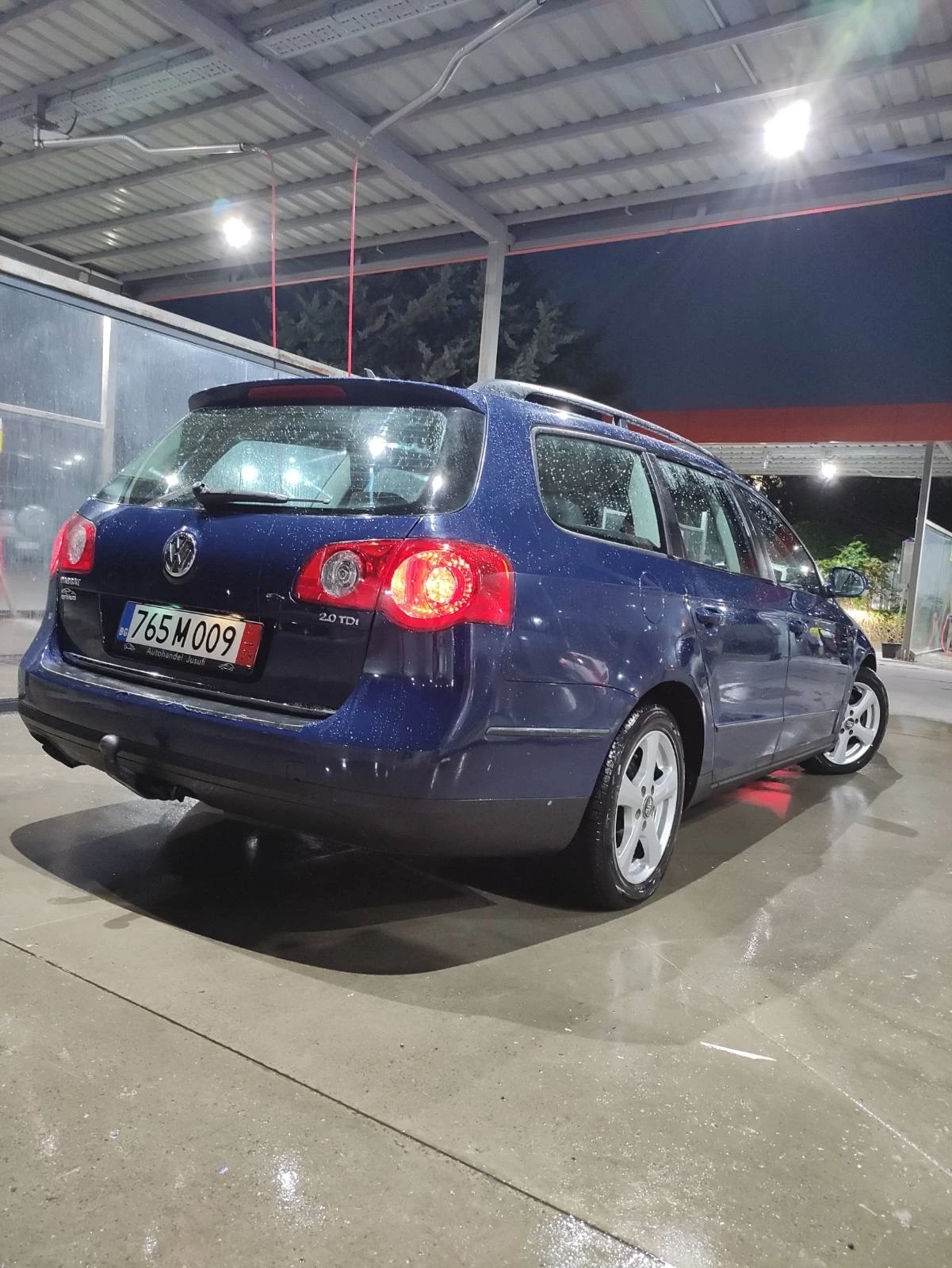 VW Passat Комби, снимка 4 - Автомобили и джипове - 54874656