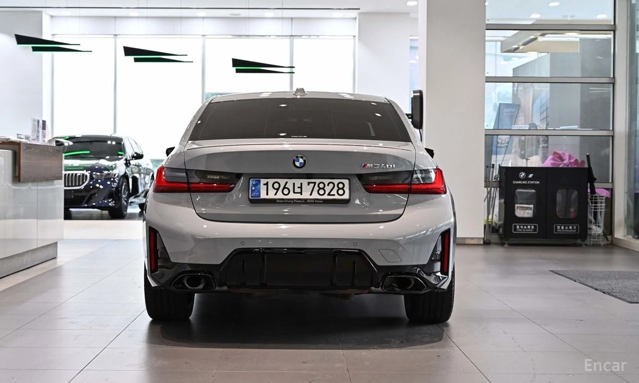 BMW 340 i DISTRONIC* HARMAN KARDON* HEAD-UP* 360 CAM* , снимка 4 - Автомобили и джипове - 55072330