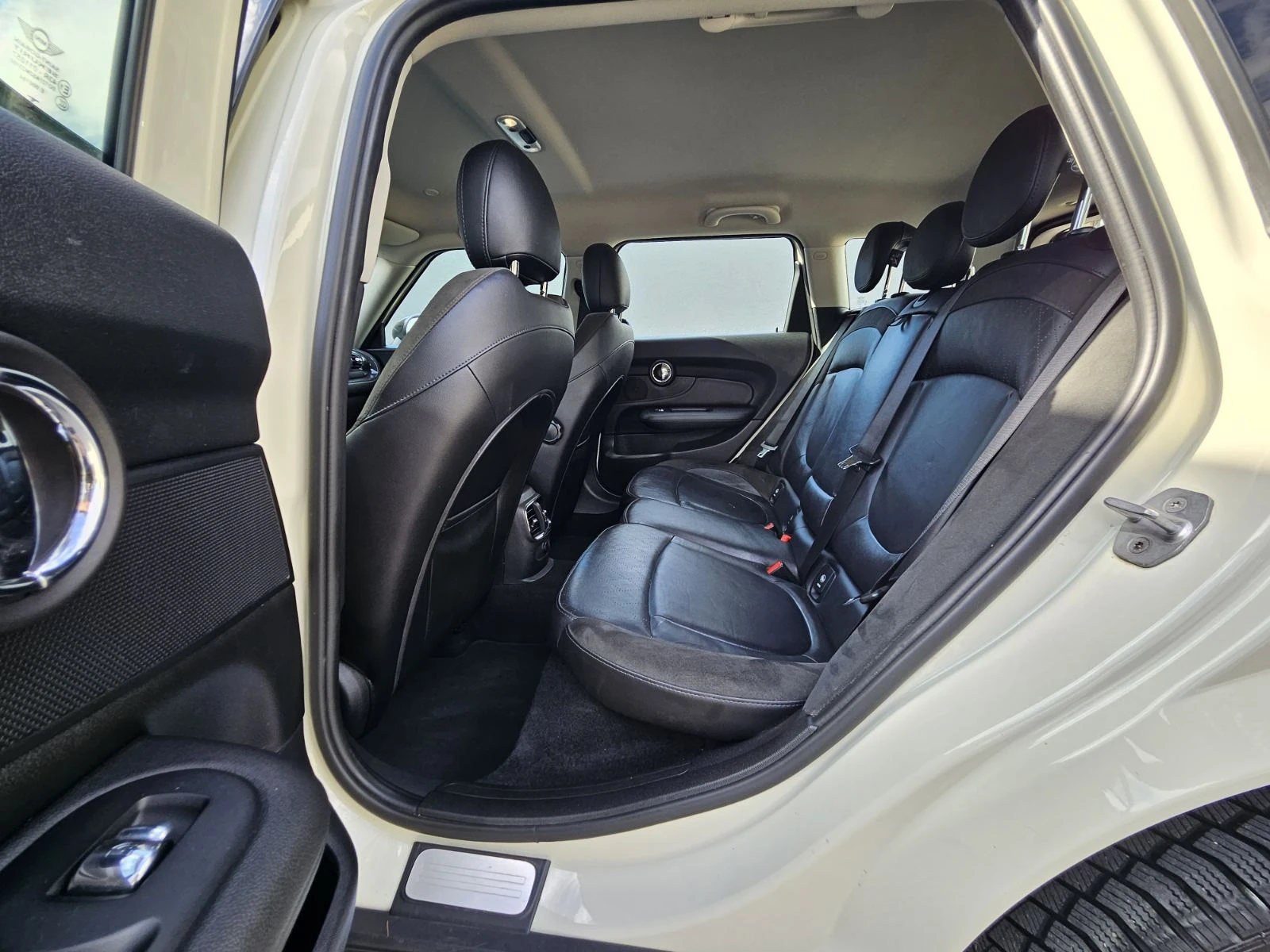 Mini Clubman COOPER D, снимка 16 - Автомобили и джипове - 55234194