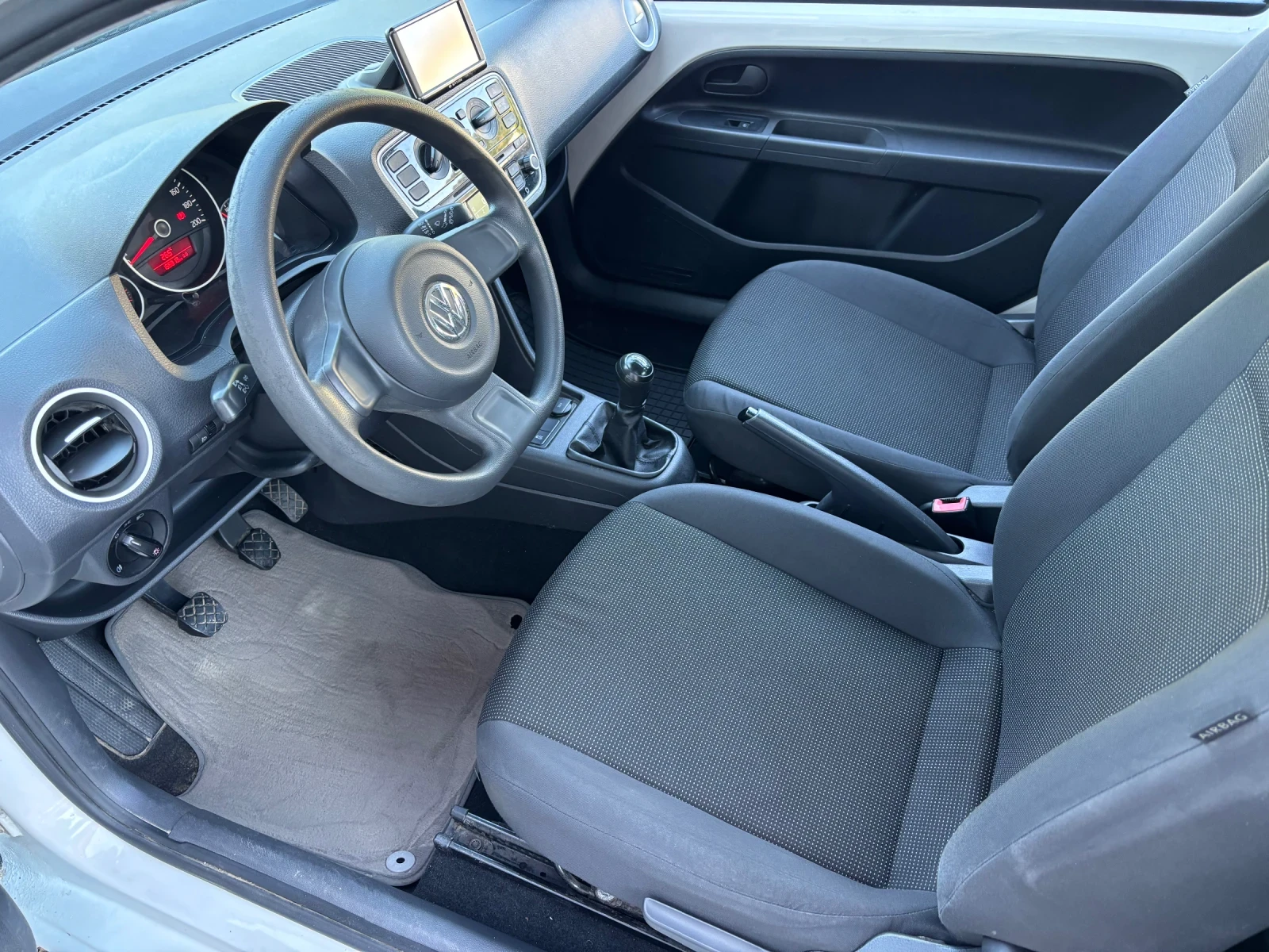 VW Up 1.0i A/C 149.000km | Mobile.bg � ����������� 8