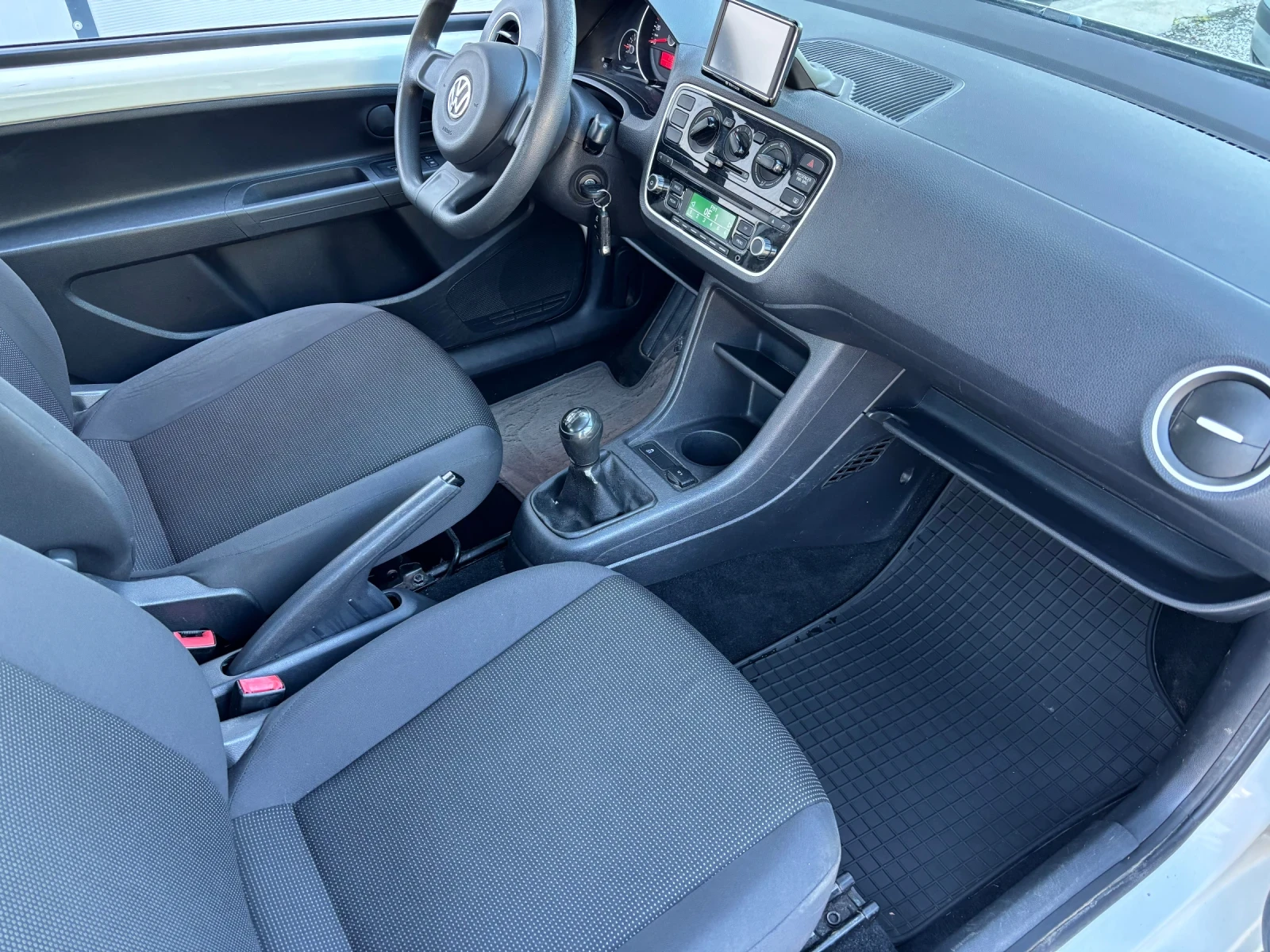 VW Up 1.0i A/C 149.000km | Mobile.bg � ����������� 9