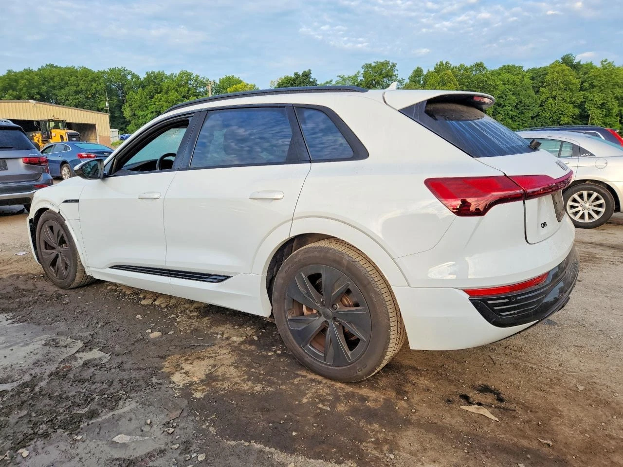 Audi Q8 E-�RON quattro Premium * CARFAX * A��������� | Mobile.bg � ����������� 2