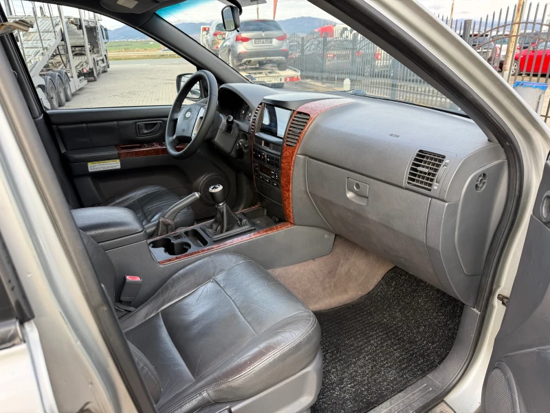 Kia Sorento 2.5 CRDI УНИКАТ!, снимка 11 - Автомобили и джипове - 52682719