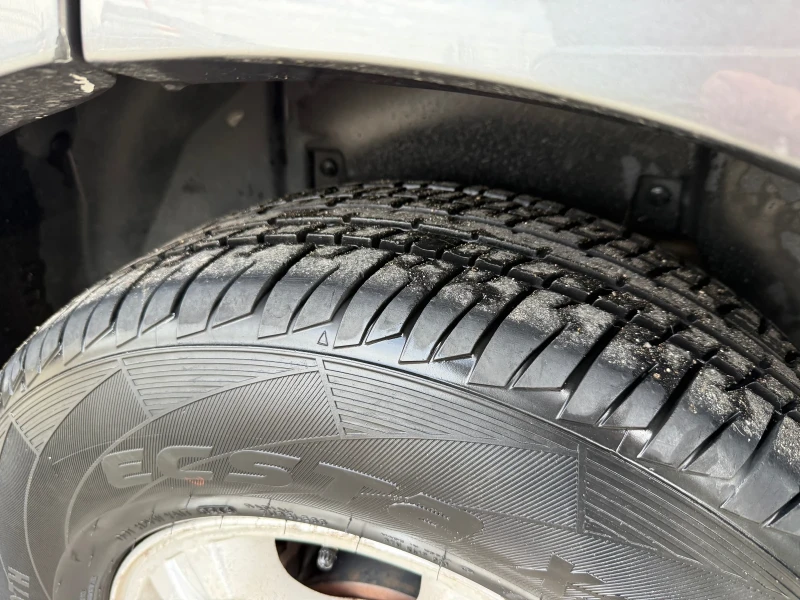 Kia Sorento 2.5 CRDI УНИКАТ!, снимка 13 - Автомобили и джипове - 52682719