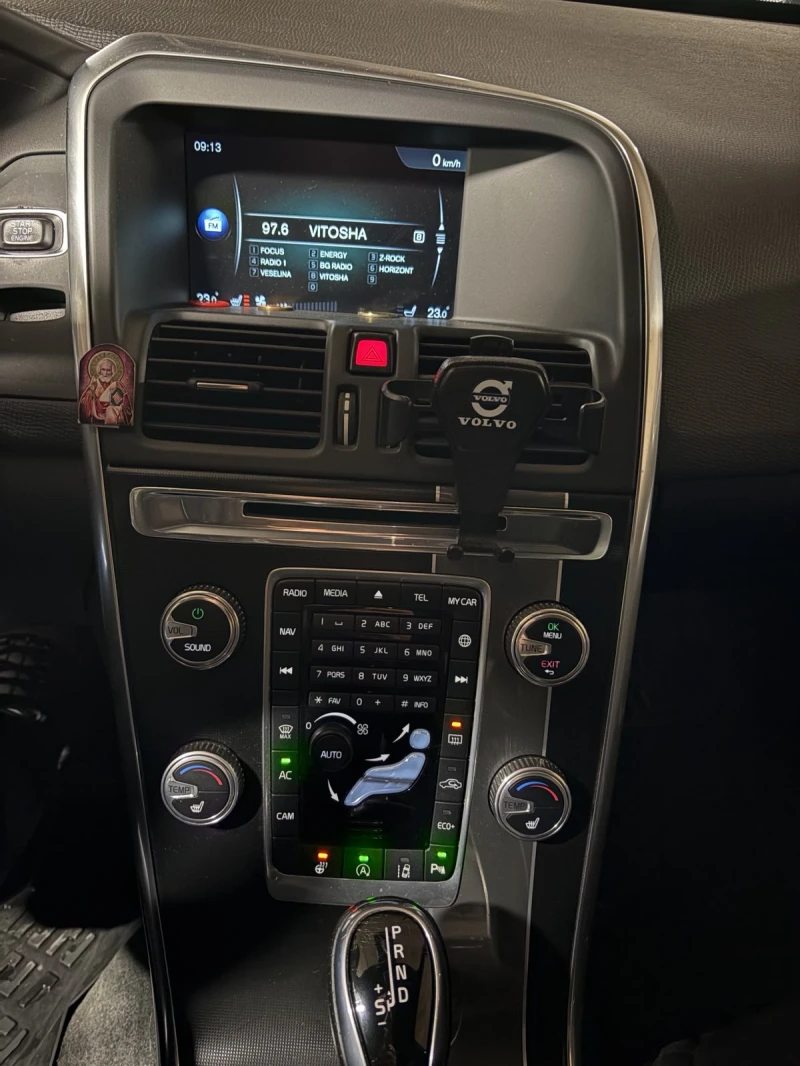 Volvo XC60 R Design, снимка 15 - Автомобили и джипове - 52788522