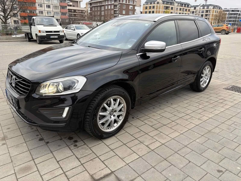 Volvo XC60 R Design, снимка 2 - Автомобили и джипове - 52788522