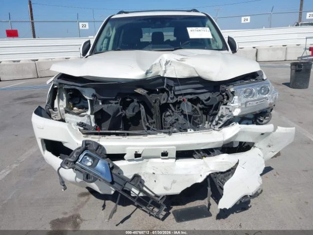 Toyota Land cruiser * LED* ПАНО* KEYLESS* Camera* ПОДГРЕВ* , снимка 14 - Автомобили и джипове - 55652669