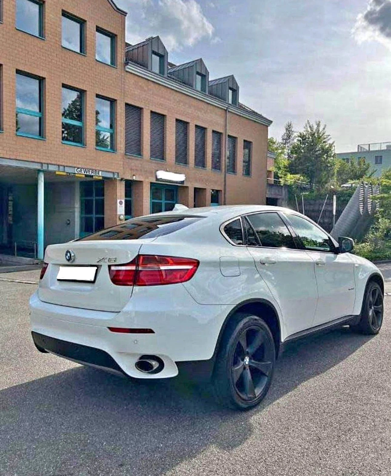 BMW X6 4.4/Active Hybrid - изображение 2