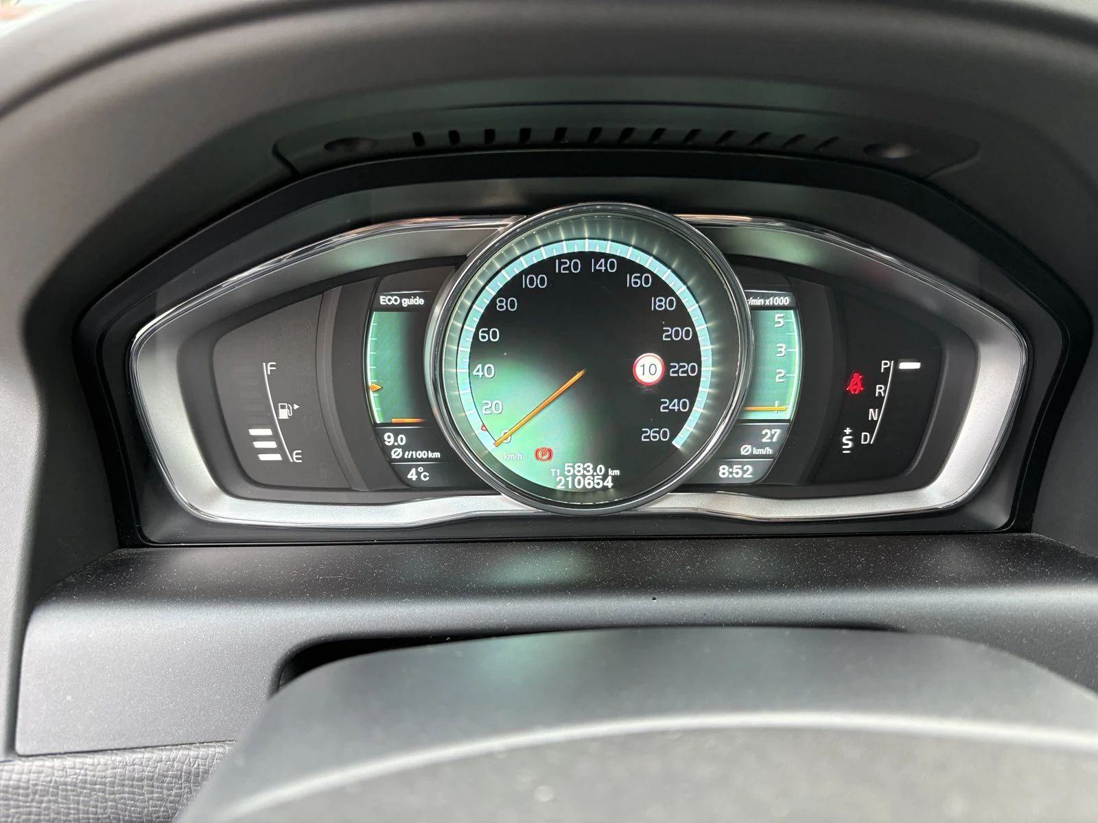 Volvo XC60 R Design - изображение 9