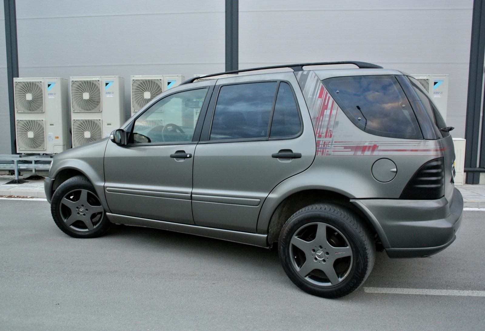 Mercedes-Benz ML 320 ГАЗ* AMG* NAVI* LOW RANGE(4х4), снимка 4 - Автомобили и джипове - 54805258
