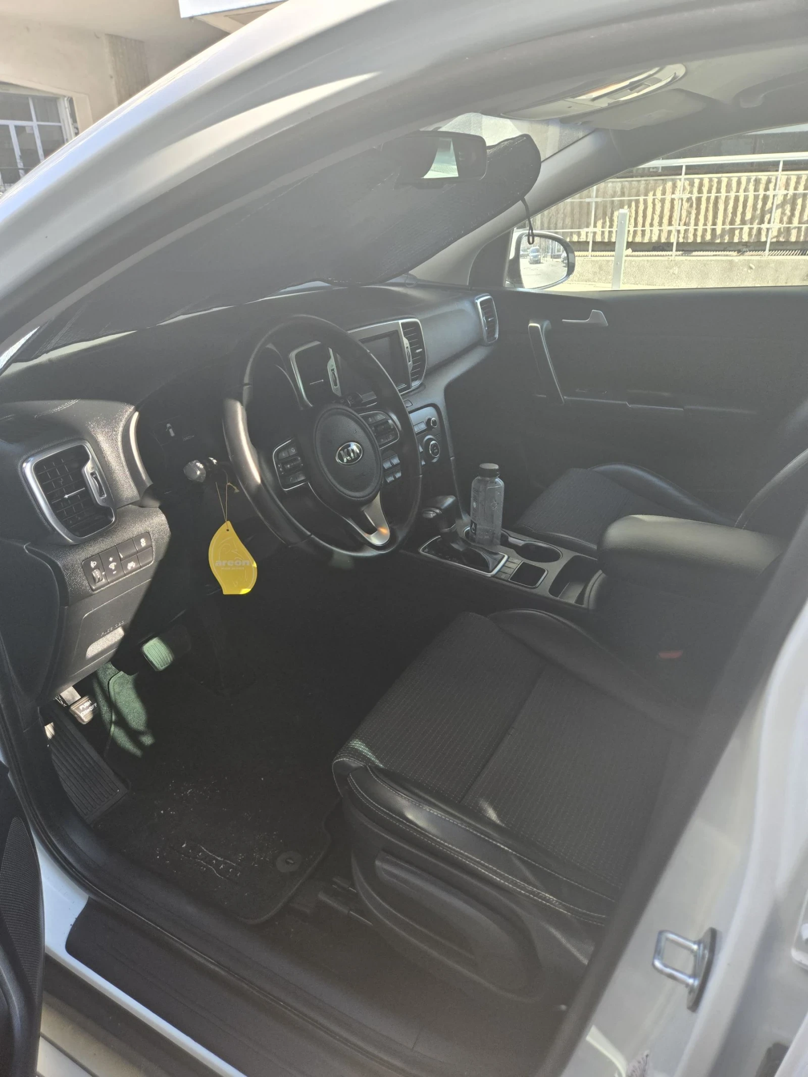 Kia Sportage 1, 7 CRDI, снимка 9 - Автомобили и джипове - 54928326