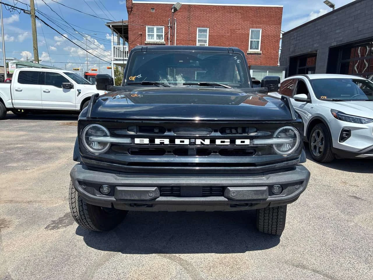 Ford Bronco * Outer Banks 4 Door Advanced 4x4 * CARFAX * ЦЕНА , снимка 3 - Автомобили и джипове - 55094437