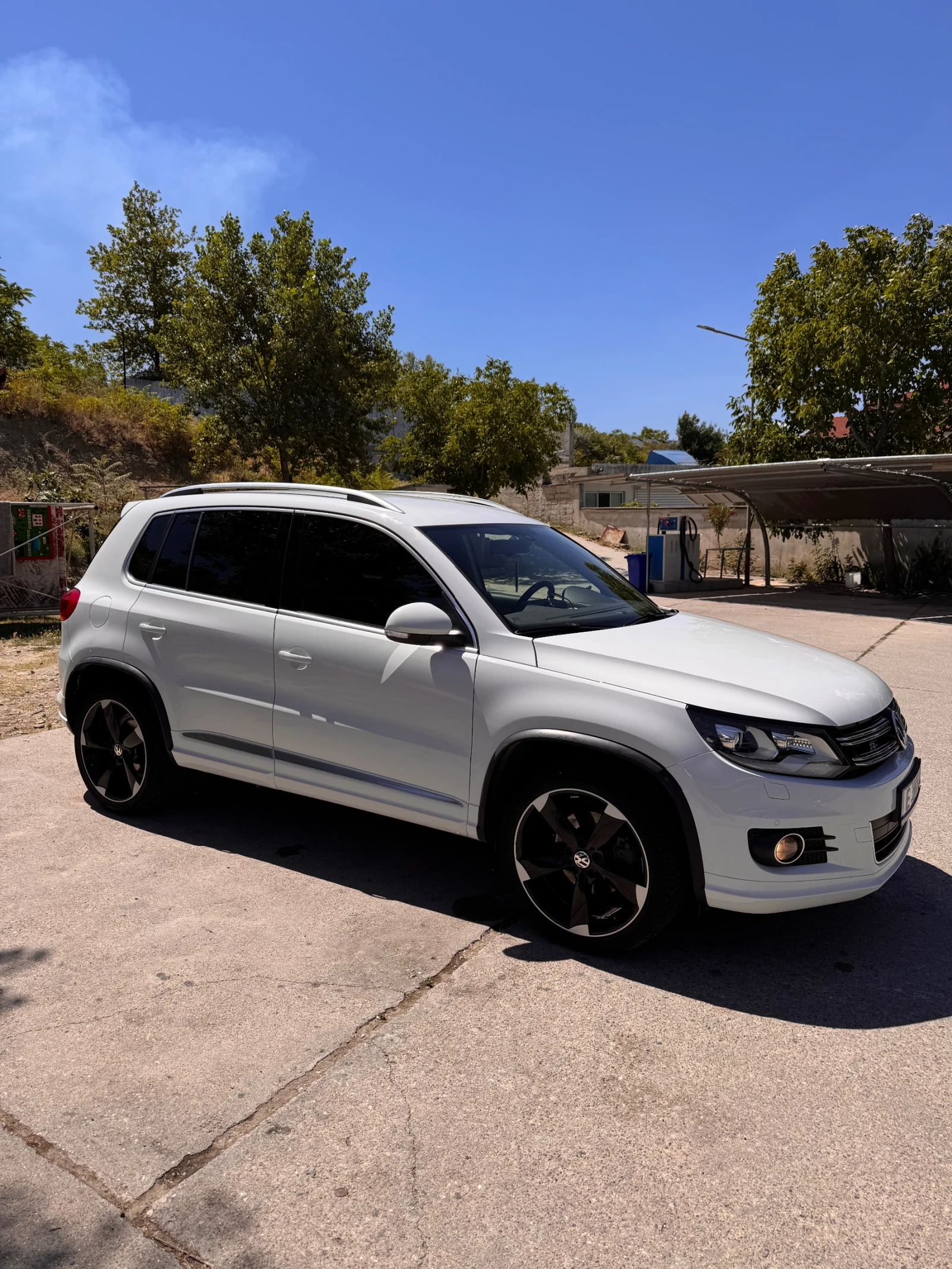 VW Tiguan R-line, снимка 11 - Автомобили и джипове - 55231313