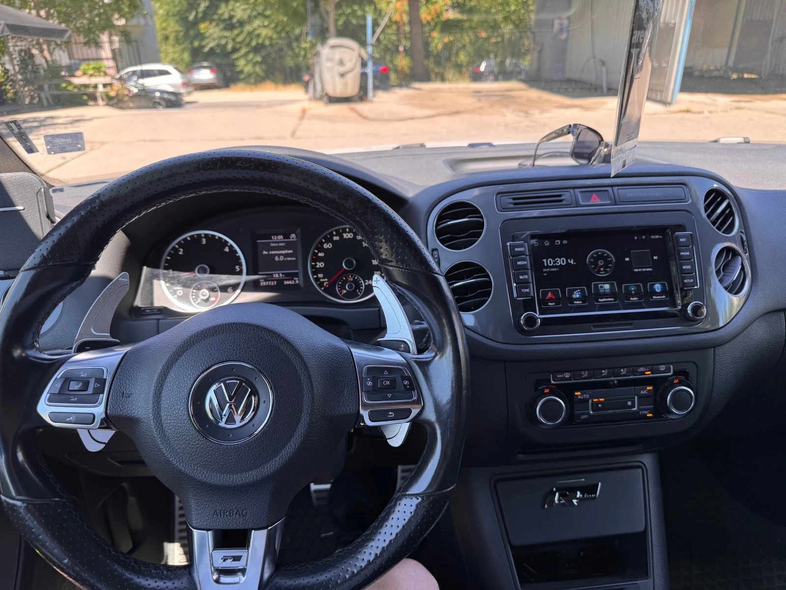 VW Tiguan R-line, снимка 15 - Автомобили и джипове - 55231313