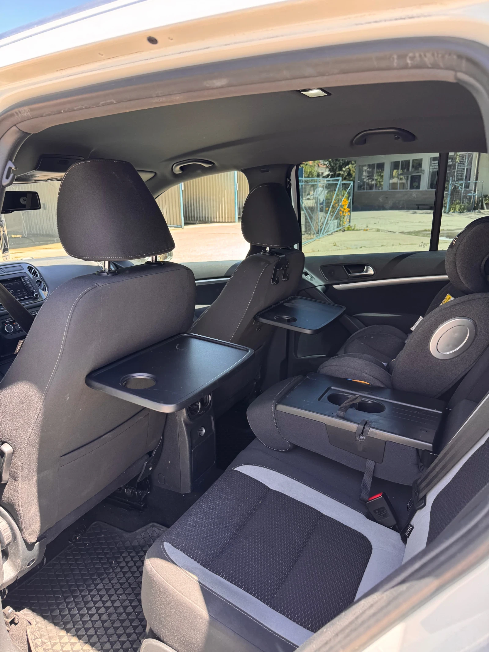 VW Tiguan R-line, снимка 12 - Автомобили и джипове - 55231313