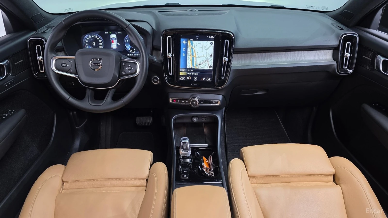 Volvo XC40 B4 Inscription* КОЖА* НАВИ* ПАНО* 360, снимка 5 - Автомобили и джипове - 55546448