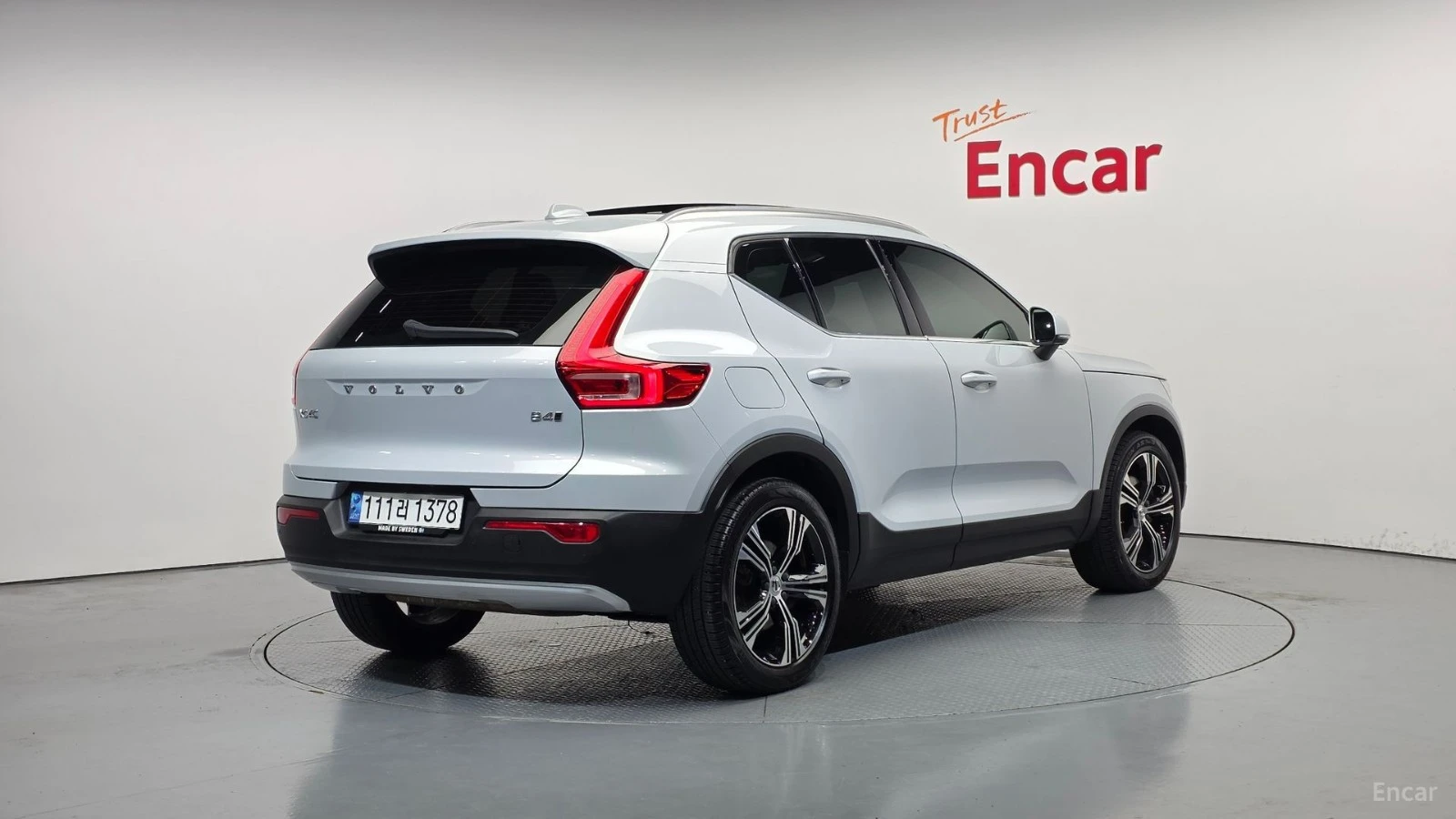 Volvo XC40 B4 Inscription* КОЖА* НАВИ* ПАНО* 360, снимка 2 - Автомобили и джипове - 55546448